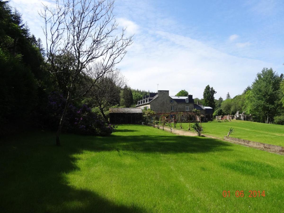 Bed and Breakfast Domaine des Papeteries Plounevez-Moedec Exterior foto