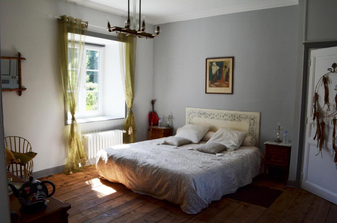 Bed and Breakfast Domaine des Papeteries Plounevez-Moedec Exterior foto