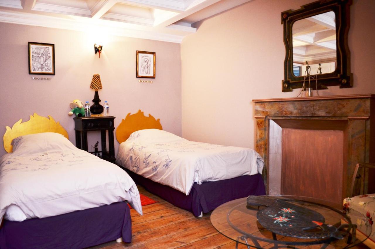 Bed and Breakfast Domaine des Papeteries Plounevez-Moedec Exterior foto