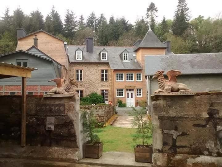 Bed and Breakfast Domaine des Papeteries Plounevez-Moedec Exterior foto